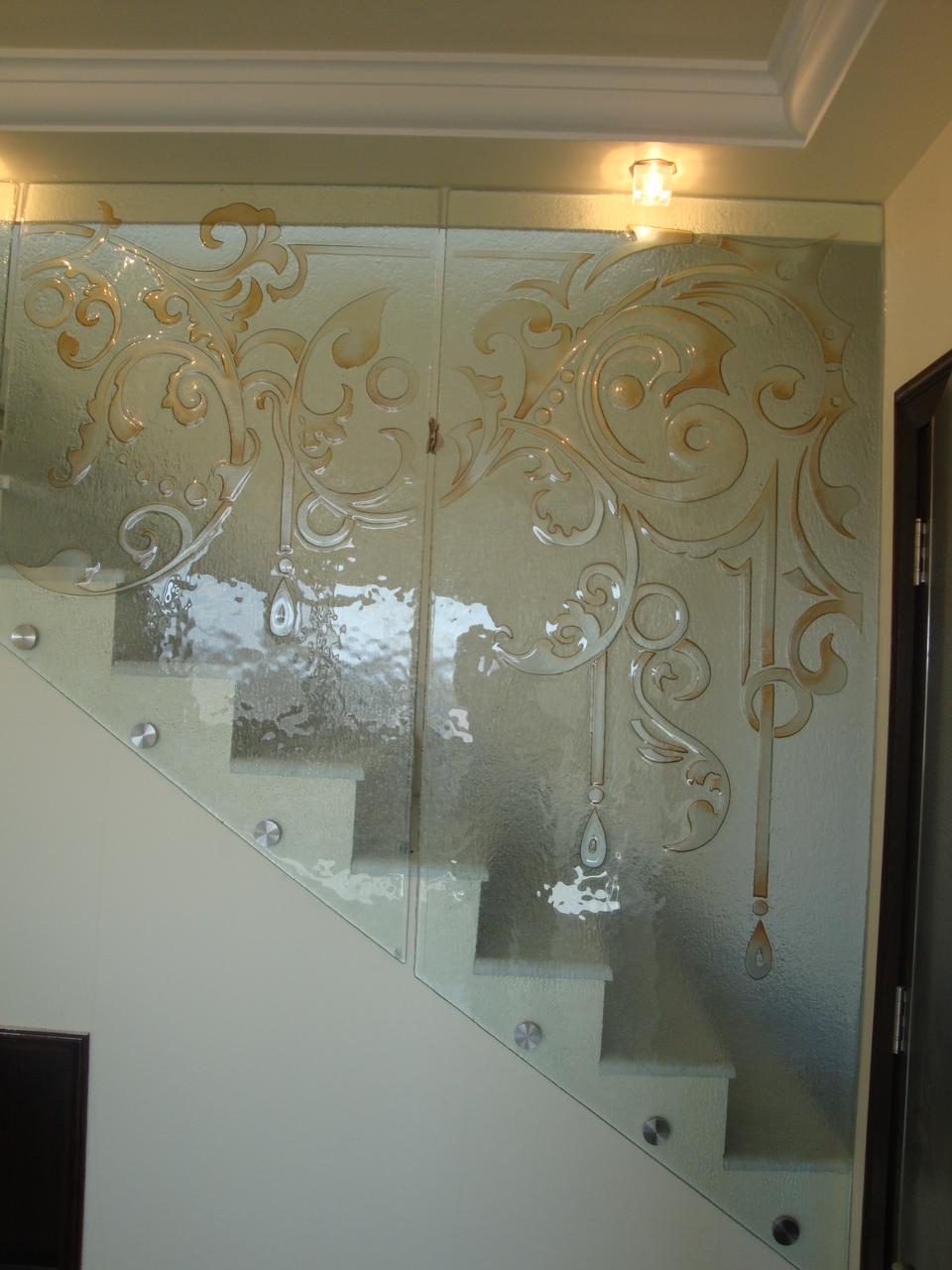 Engraved Feature Column